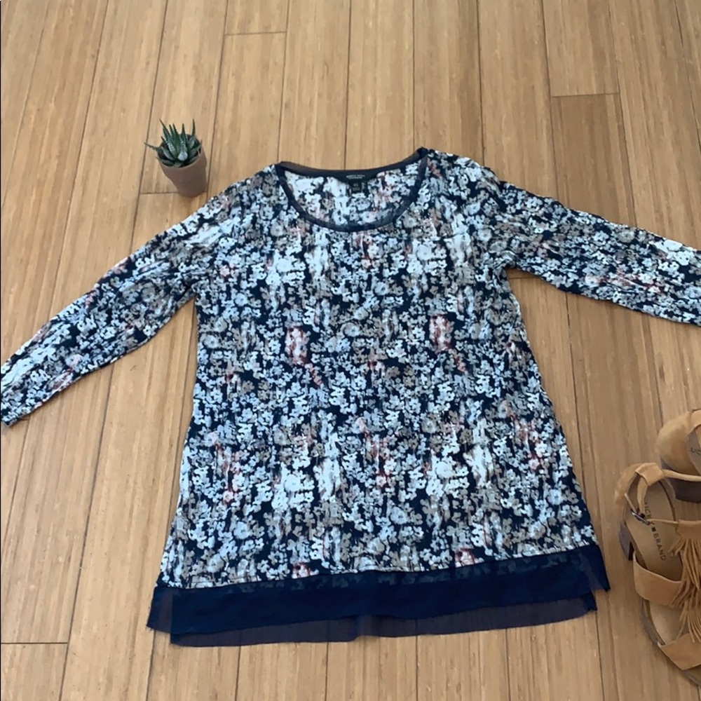 Beautiful shirt from simply Vera by Vera wang